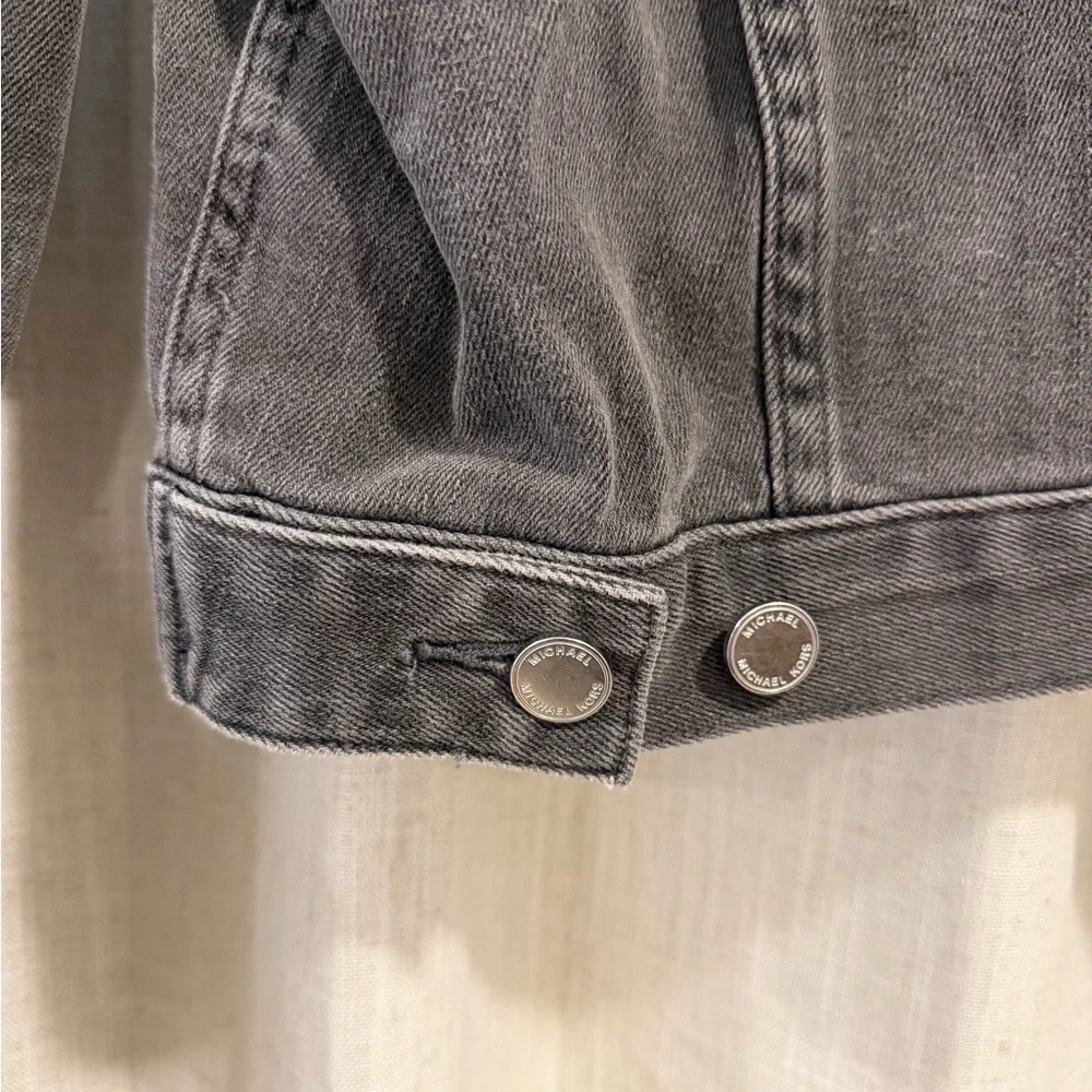 Black denim Michael Kors cropped jacket with removable fur collar